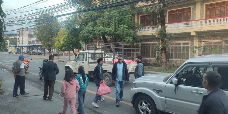 गाउँपालीकाका च्याउ उत्पादकहरु महानगरमा धर्ना गर्दै