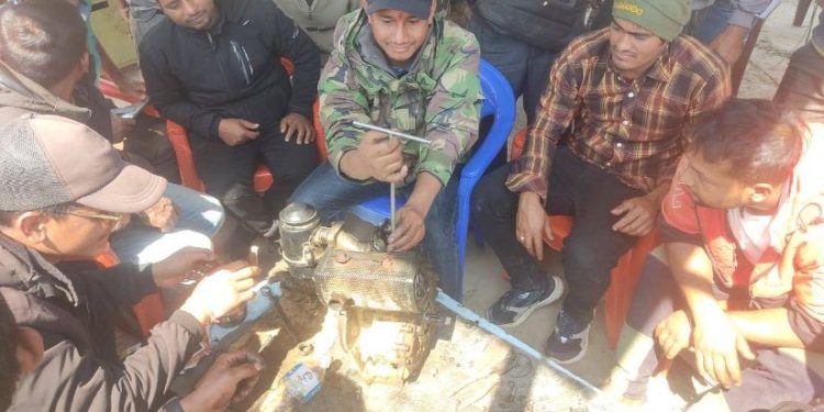 किसानलाई मिनिटिलर मर्मत तालिम