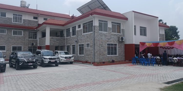 नमुना भेटेरीनरी अस्पतालको रिबन काटीयो, गृहप्रबेश बाँकी