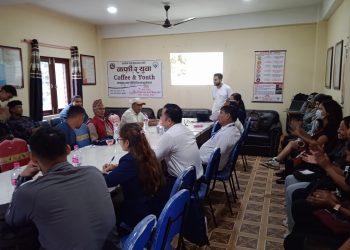 मुर्झाएको कफी जगाउन युवाको साथ खोजीदै